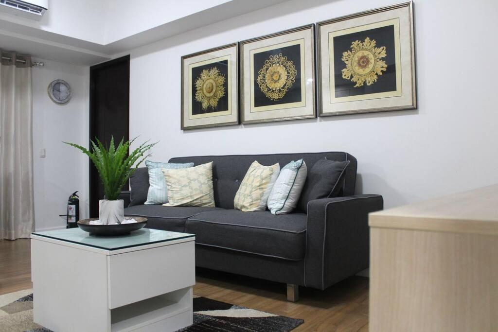 Apartment Abreeza 1br W/ Balcony,wifi & Netflix
