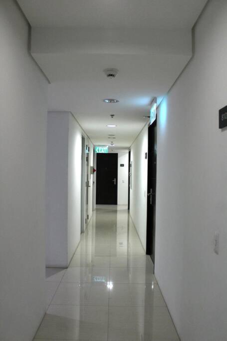 Abreeza 1br W/ Balcony,wifi & Netflix * Davao